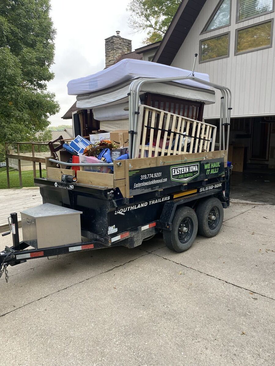 Cedar Rapids-area home with a clear yard and space for a move